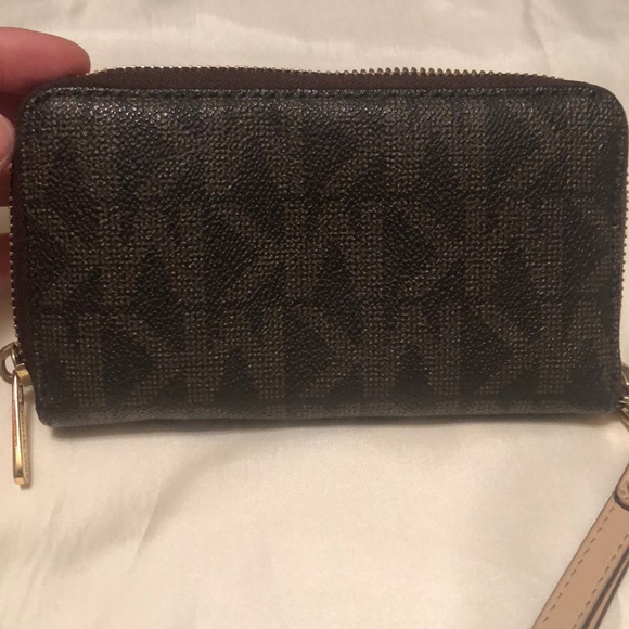 Michael kors wristlet wallet - Picture 5 of 9